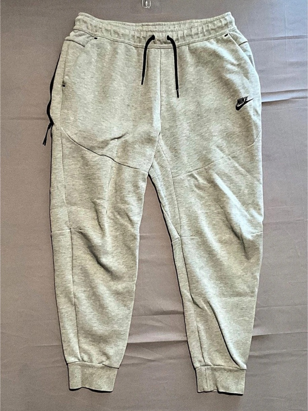 Nike Men’s Jogger Sweatpants Gray Zipper Pockets Size Large